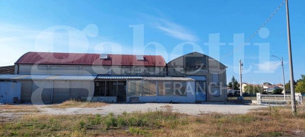 loft in vendita a Cento in zona Pilastrello