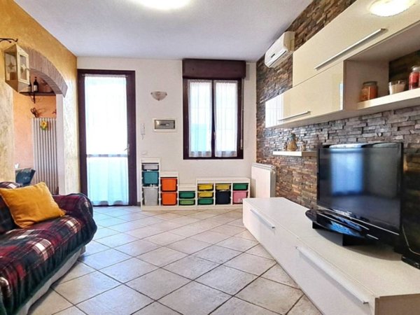 appartamento in vendita a Cento in zona Renazzo