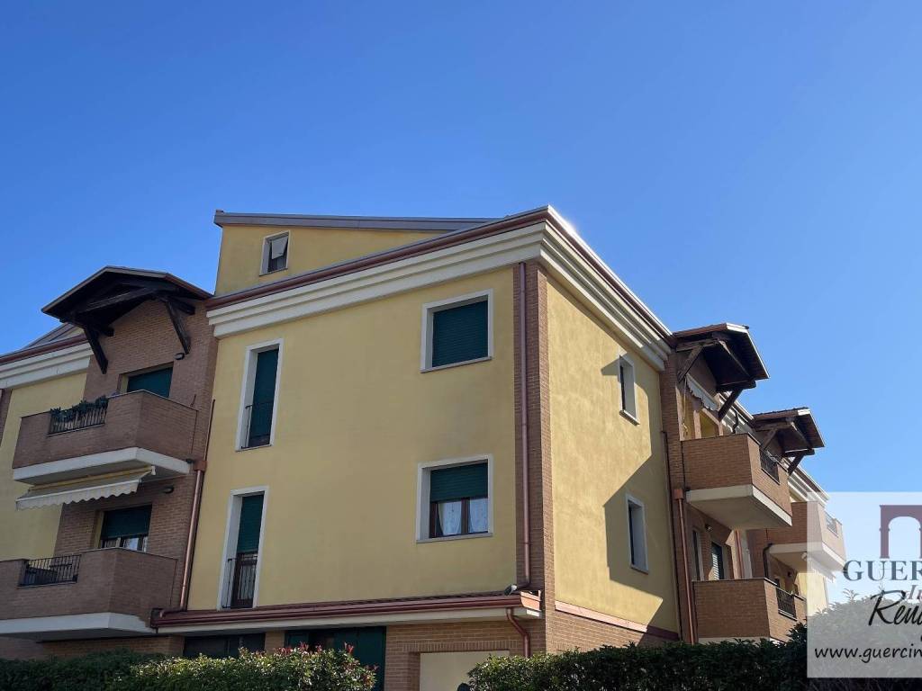 appartamento in vendita a Cento in zona Corporeno