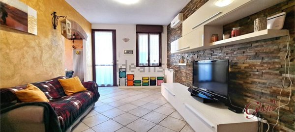 appartamento in vendita a Cento in zona Renazzo
