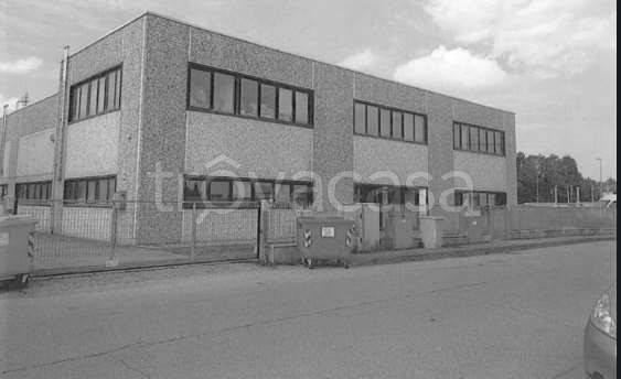 capannone in vendita a Cento