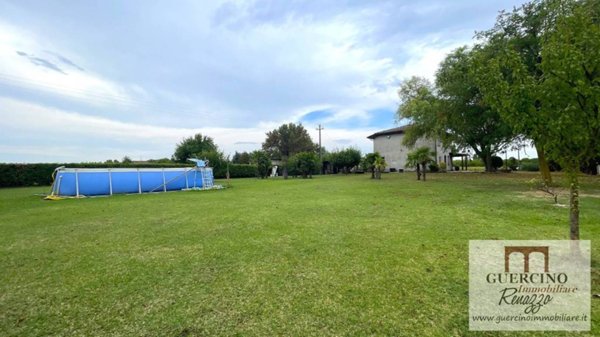 casa indipendente in vendita a Cento in zona Renazzo