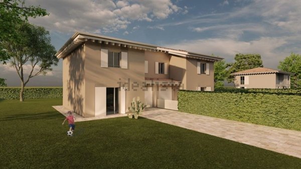 casa indipendente in vendita a Cento