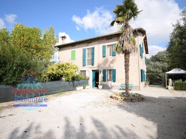 casa indipendente in vendita a Cento in zona Corporeno