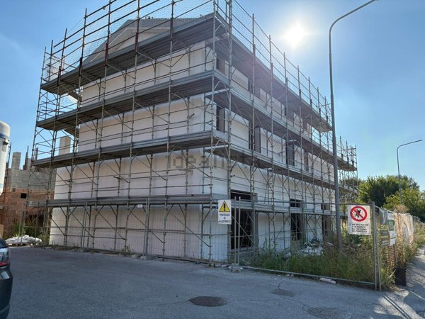 casa indipendente in vendita a Cento in zona Casumaro