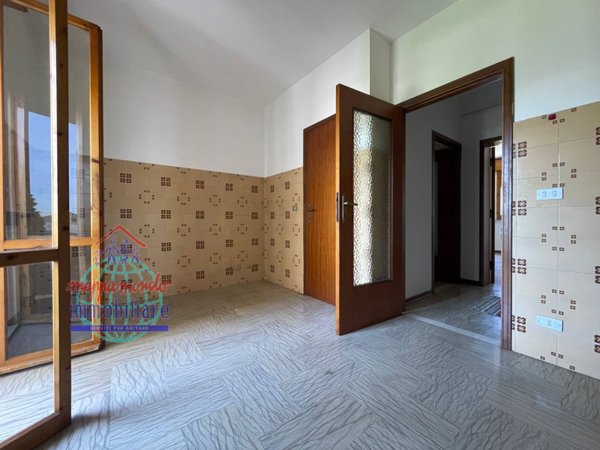 appartamento in vendita a Cento in zona XII Morelli