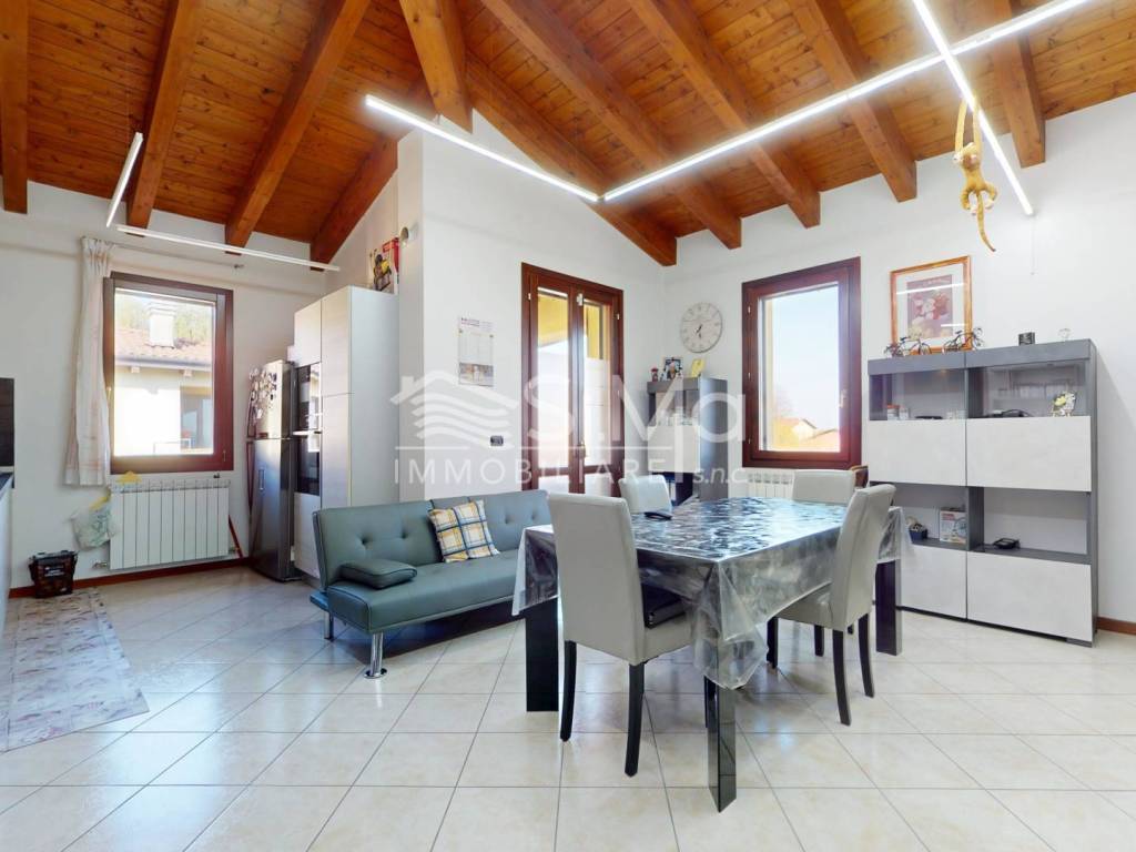 appartamento in vendita a Cento in zona Buonacompra