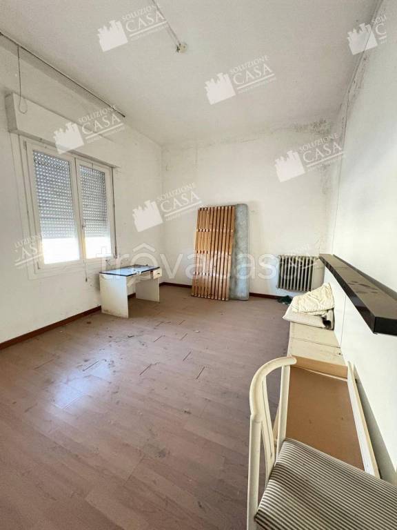 negozio in vendita a Cento in zona Renazzo