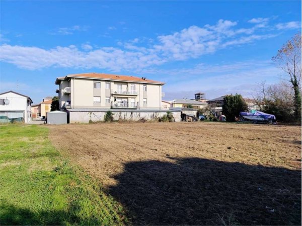 terreno agricolo in vendita a Cento in zona XII Morelli