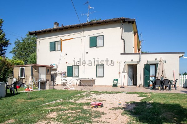 casa indipendente in vendita a Cento in zona Renazzo
