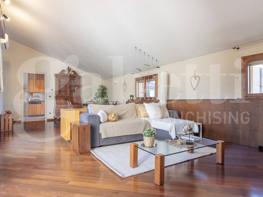 appartamento in vendita a Cento