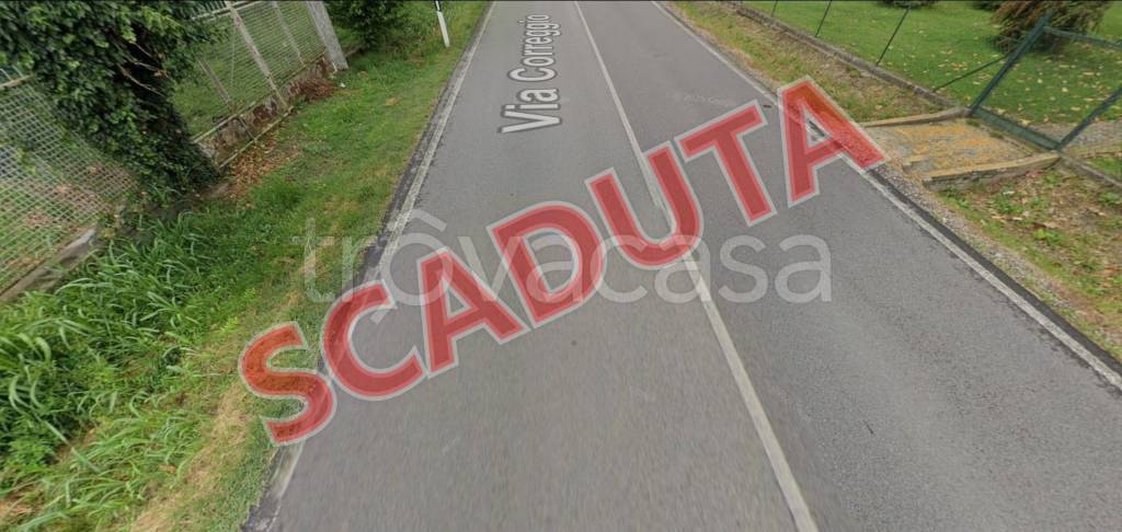 locale commerciale in vendita a Cento in zona Casumaro