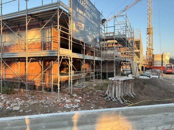 casa indipendente in vendita a Cento