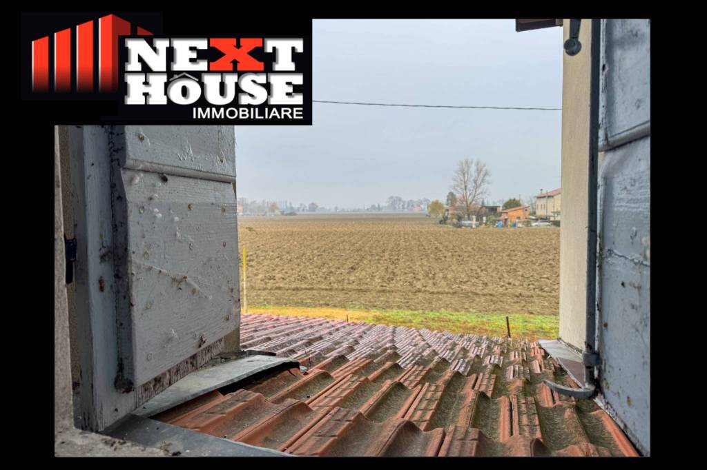 casa indipendente in vendita a Cento in zona Casumaro