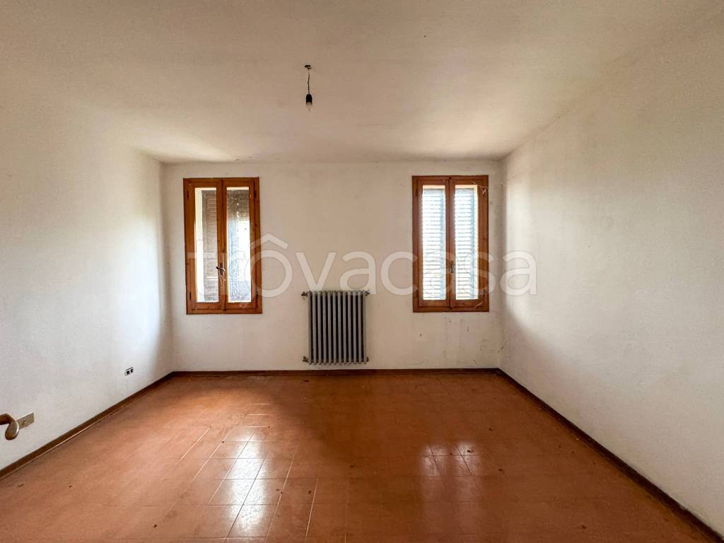 casa indipendente in vendita a Cento in zona Casumaro
