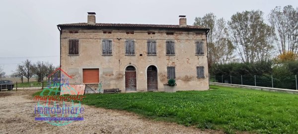 casa indipendente in vendita a Cento in zona Casumaro