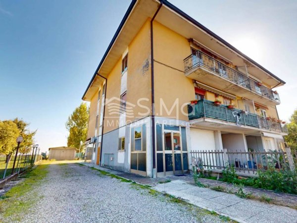 appartamento in vendita a Cento in zona Casumaro