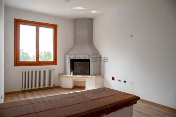 casa indipendente in vendita a Cento in zona Renazzo