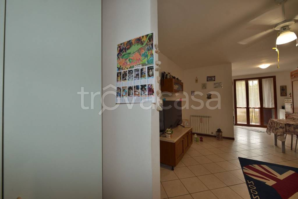 appartamento in vendita a Cento in zona Casumaro