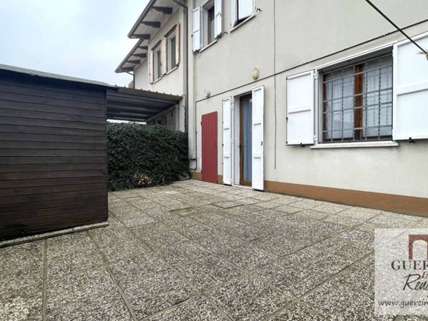 casa indipendente in vendita a Cento in zona XII Morelli