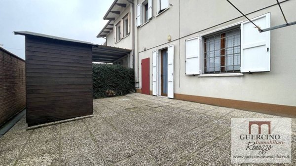 casa indipendente in vendita a Cento in zona XII Morelli