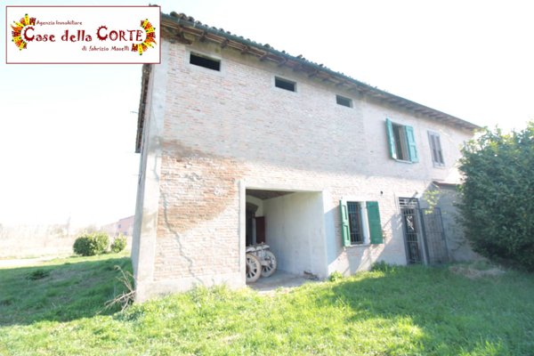 casa indipendente in vendita a Cento