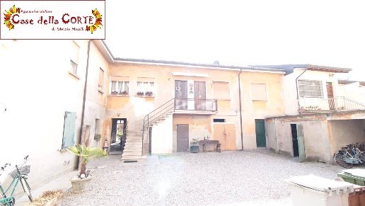 casa indipendente in vendita a Cento