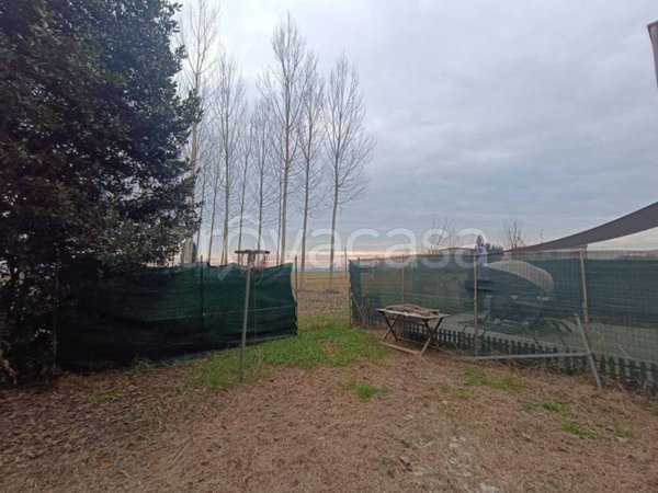 appartamento in vendita a Cento in zona Buonacompra