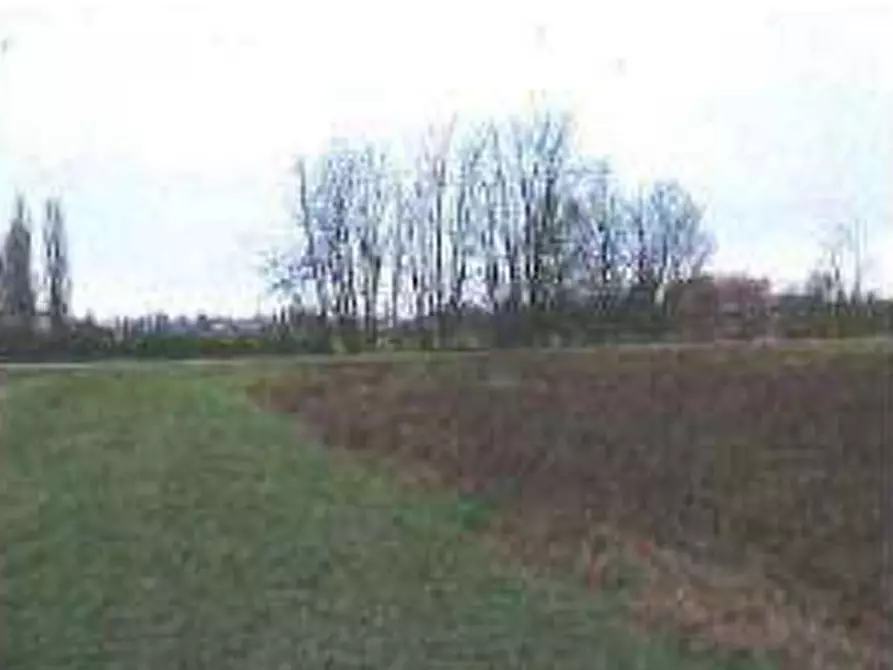 terreno edificabile in vendita a Cento