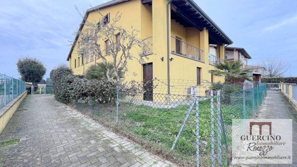 appartamento in vendita a Cento in zona Renazzo