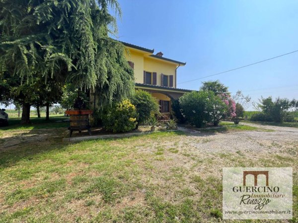 casa indipendente in vendita a Cento in zona Renazzo