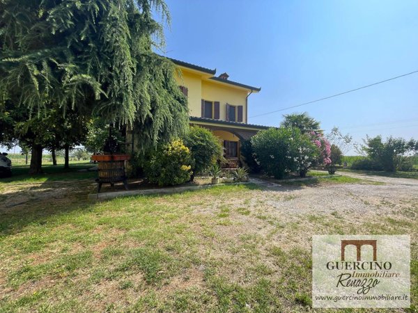 casa indipendente in vendita a Cento in zona Renazzo