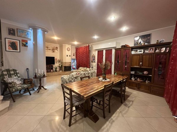 casa indipendente in vendita a Cento