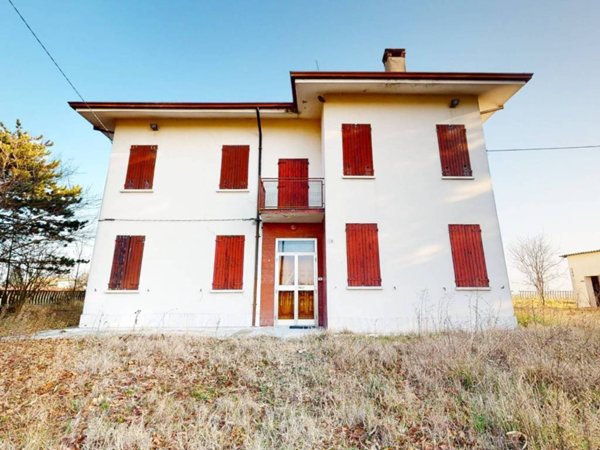 casa indipendente in vendita a Cento in zona Renazzo