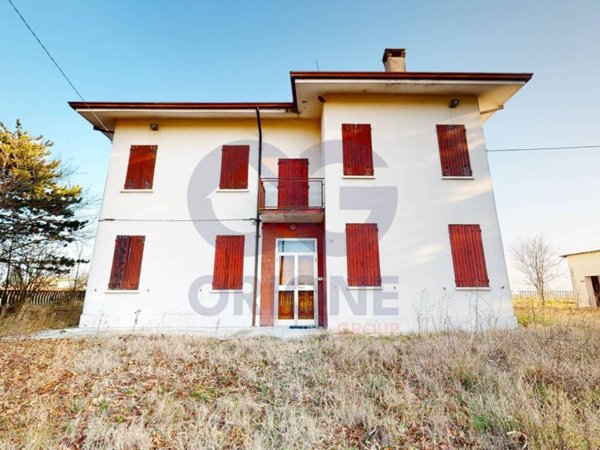 casa indipendente in vendita a Cento in zona Renazzo