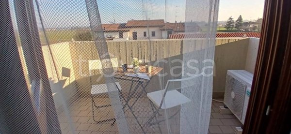 appartamento in vendita a Cento in zona Corporeno