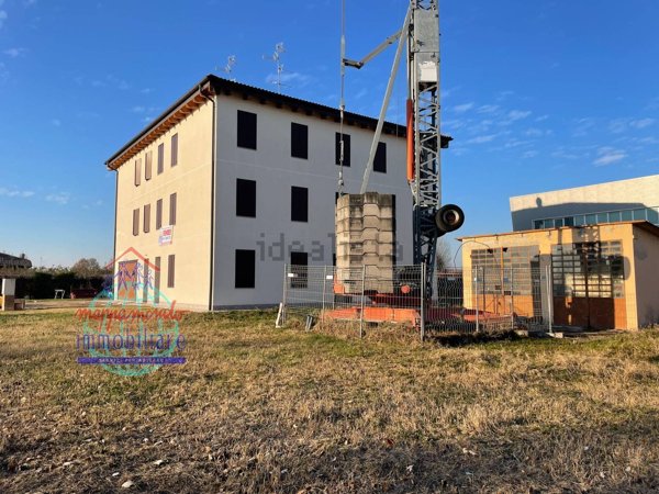 casa indipendente in vendita a Cento in zona XII Morelli