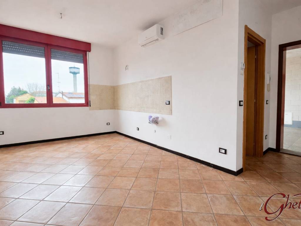 appartamento in vendita a Cento in zona Buonacompra