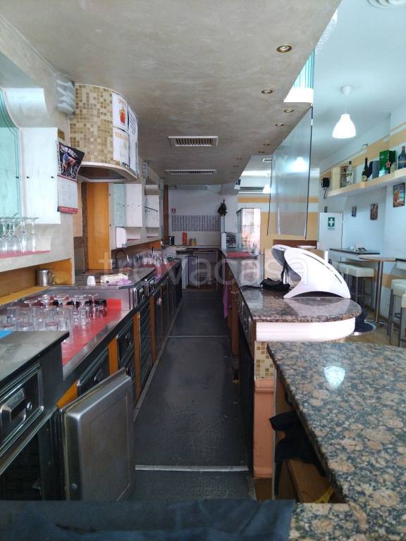 negozio in vendita a Cento