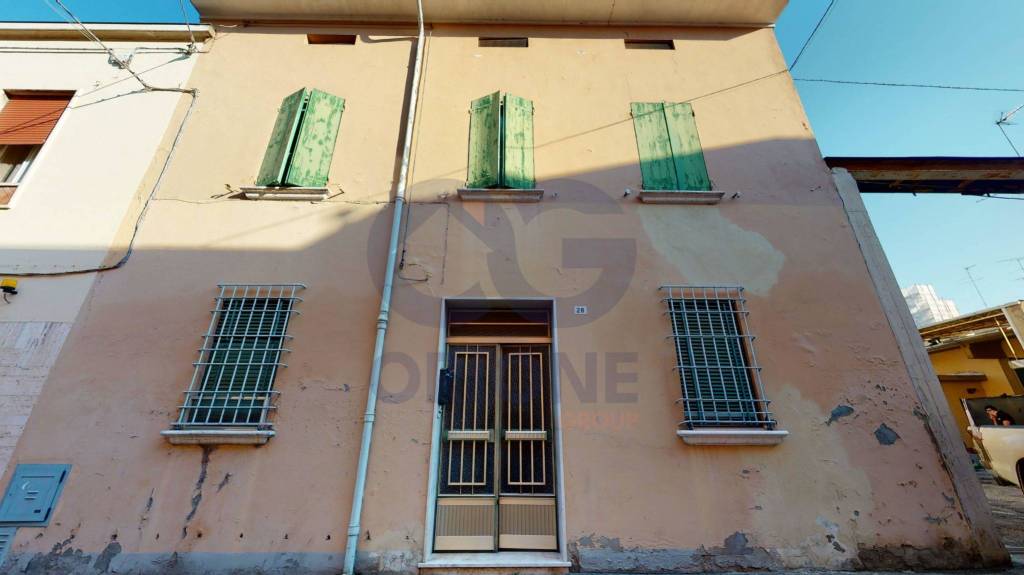 casa indipendente in vendita a Cento