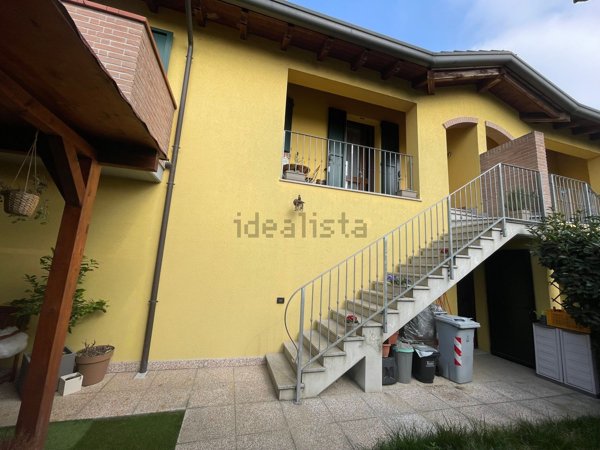 casa indipendente in vendita a Cento