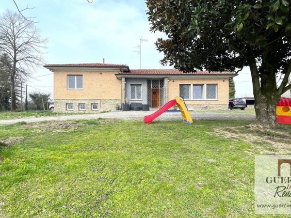 casa indipendente in vendita a Cento in zona Renazzo
