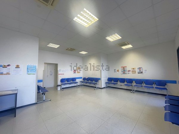 ufficio in vendita a Cento
