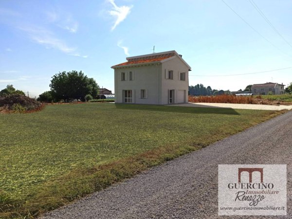 casa indipendente in vendita a Cento in zona Renazzo
