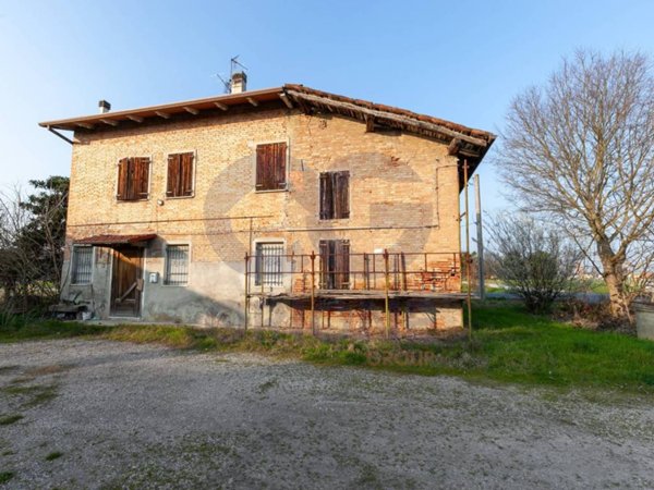casa indipendente in vendita a Cento in zona Renazzo