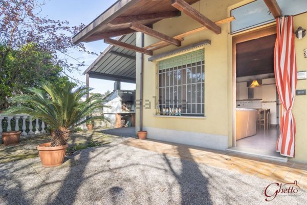 appartamento in vendita a Cento in zona Casumaro