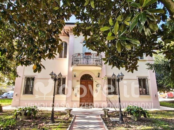 casa indipendente in vendita a Cento in zona Casumaro