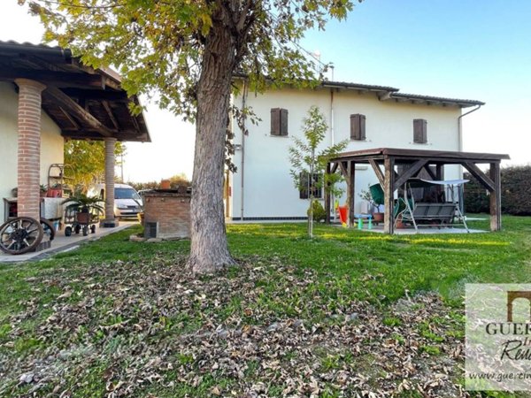 casa indipendente in vendita a Cento in zona Alberone