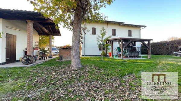 casa indipendente in vendita a Cento in zona Alberone
