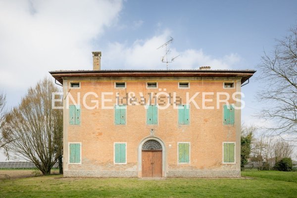 casale in vendita a Cento